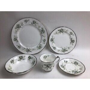 Royal Albert Silver Birch 5 Piece Place Setting Bone China England